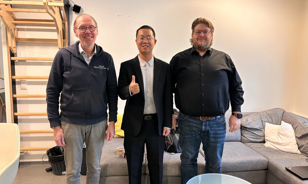 DAVOLIN meeting subcontractor for Posti parcel locker project in Finland