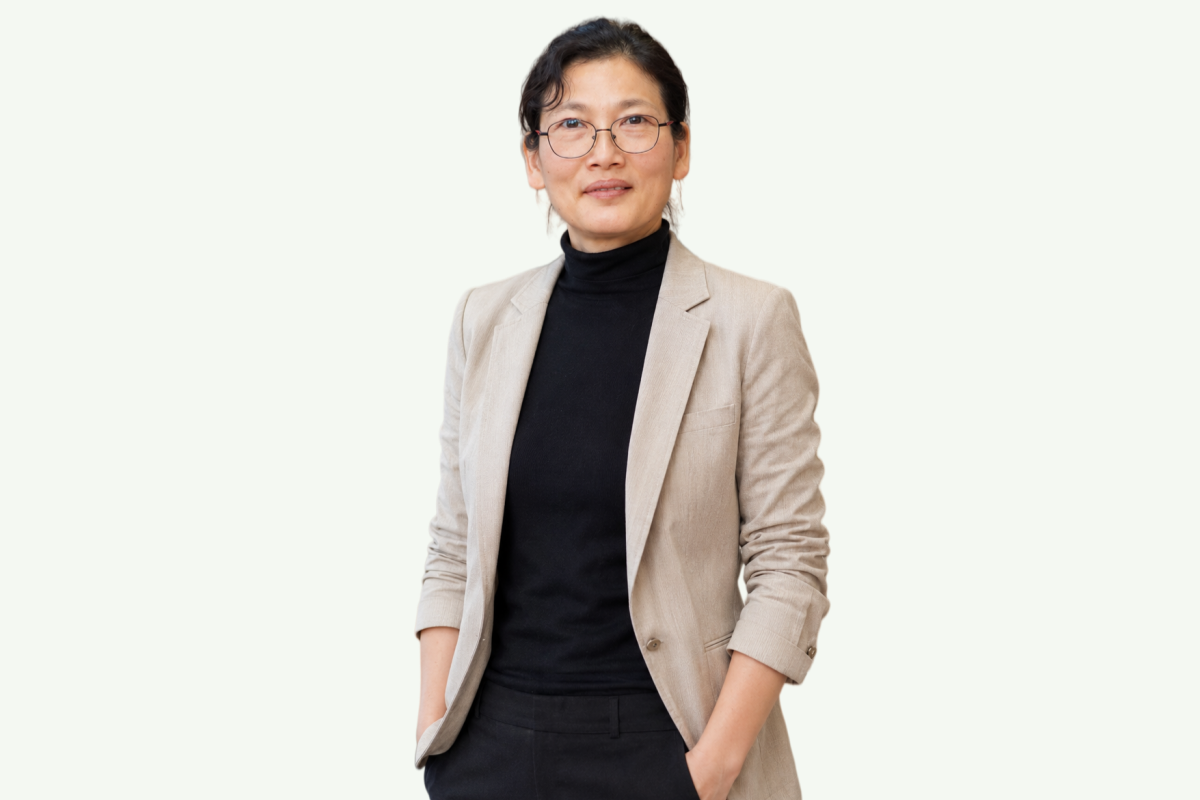 DAVOLIN Finance Manager supporting financial planning, budgeting, and business operations