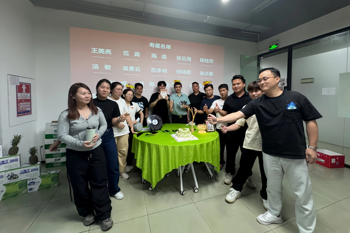 Quarterly birthday event at DAVOLIN in 2025 recognizing employees born in the first quarter of the year