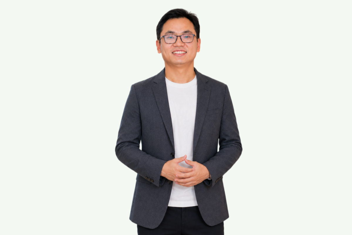 Portrait of DAVOLIN’s warehouse manager responsible for inventory coordination and logistics support