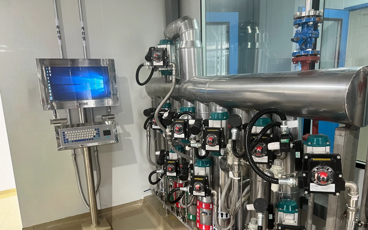 Membrane keyboard integrated into pharmaceutical processing equipment